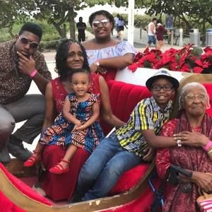 Meet your Posher, Daynia